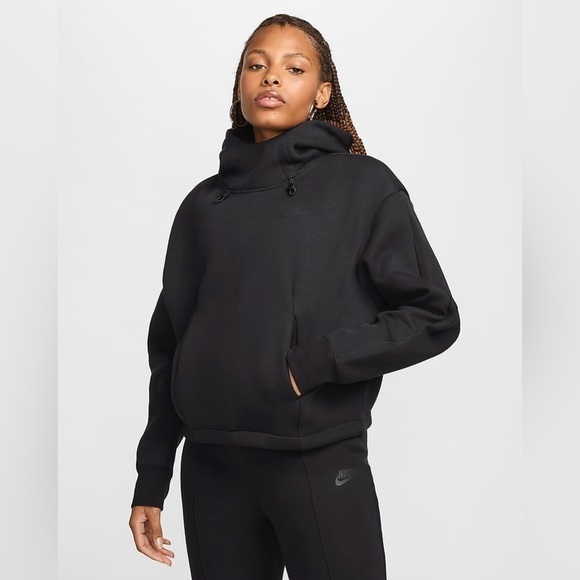 Nike Sportswear Tech Fleece
Women's Oversized Hoodie - Picture 1 of 12